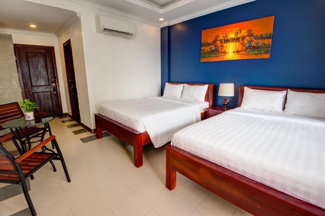 Mad Monkey Hostel Siem Reap Esterno foto