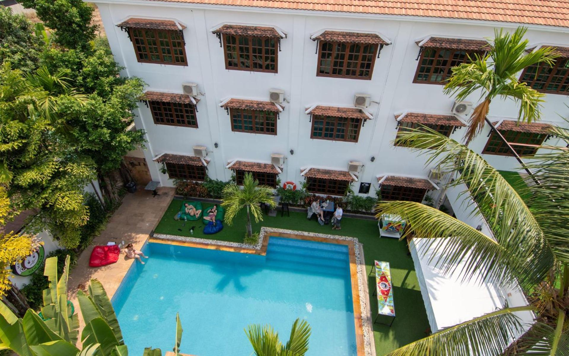 Mad Monkey Hostel Siem Reap Esterno foto