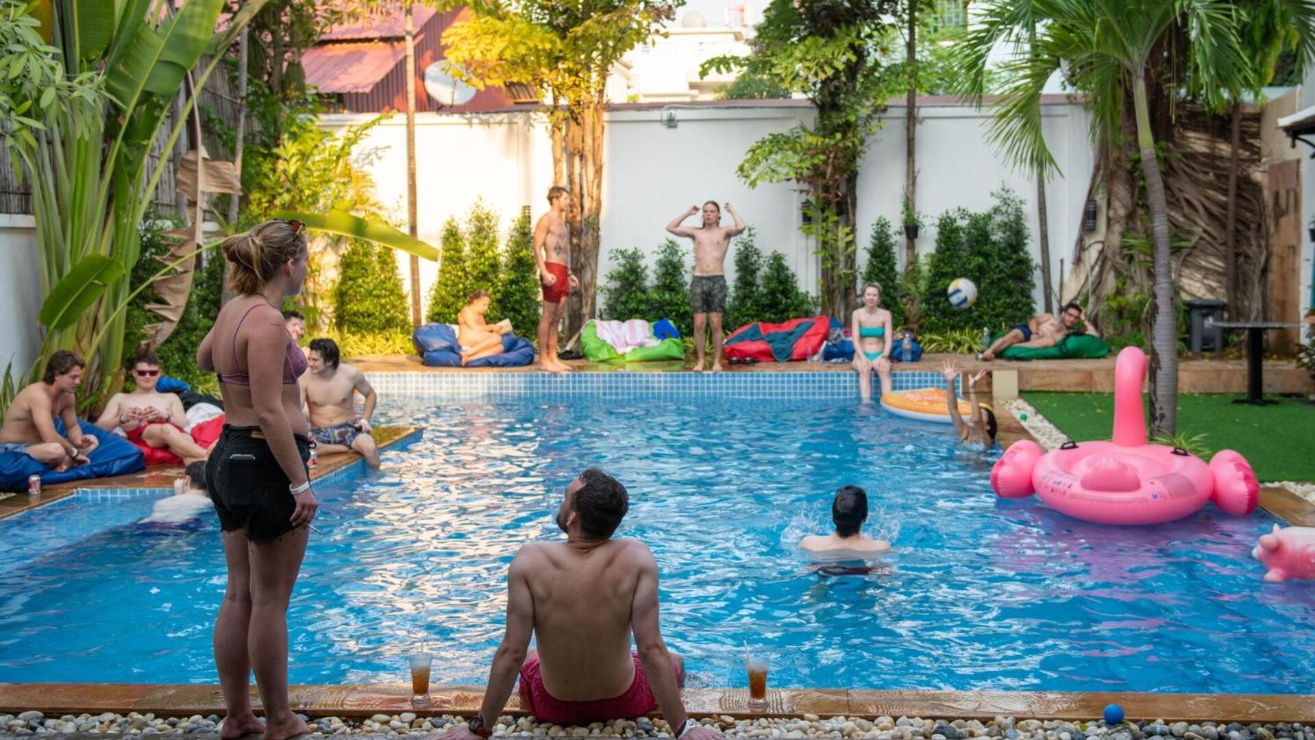 Mad Monkey Hostel Siem Reap Esterno foto