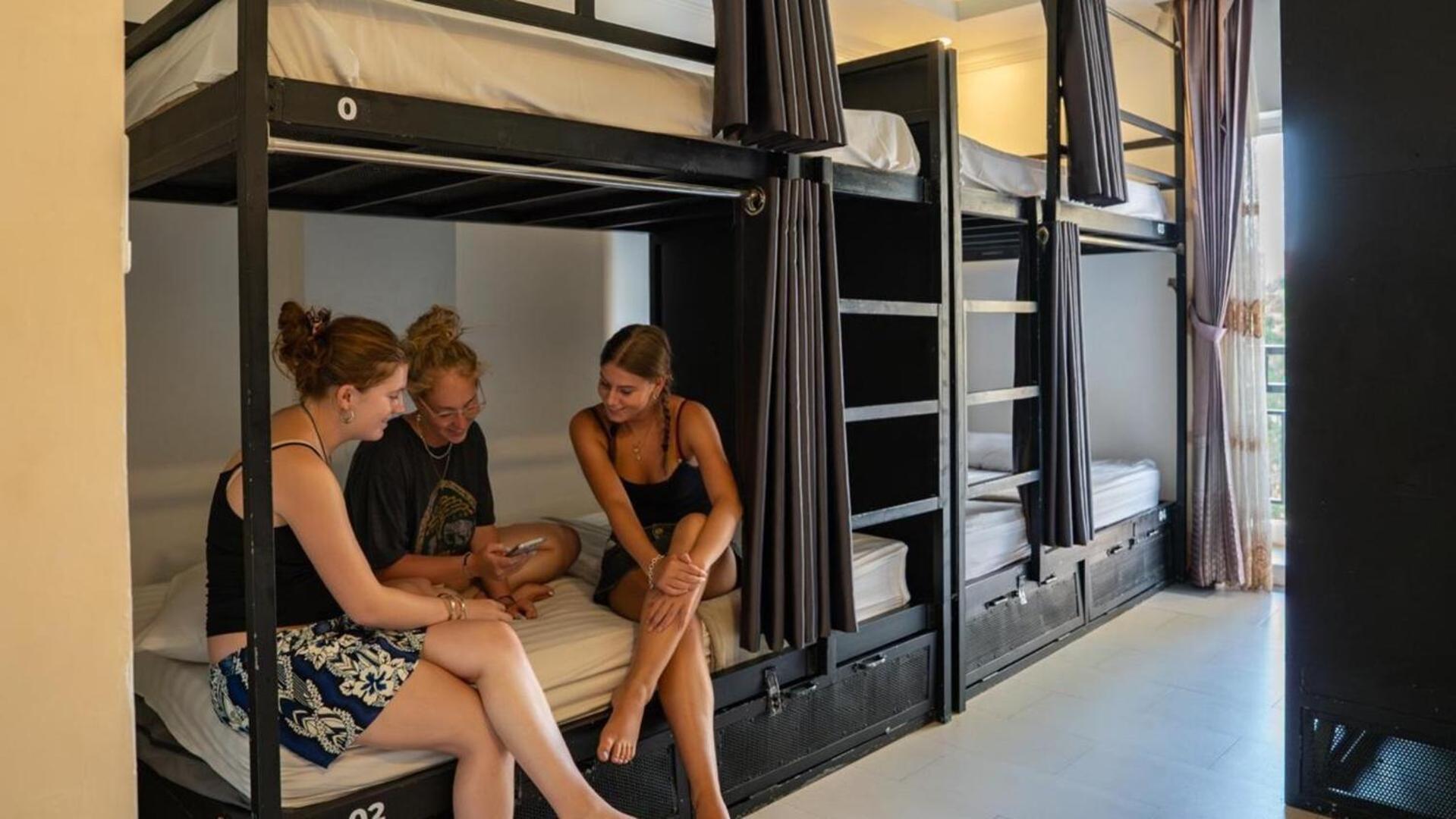 Mad Monkey Hostel Siem Reap Esterno foto